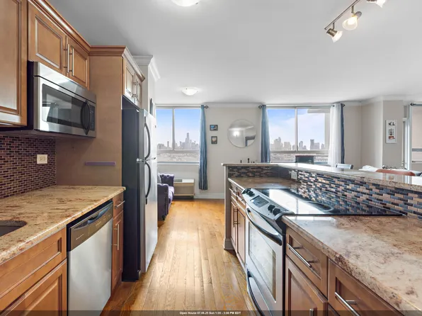 100 Manhattan Ave APT 407, Union City, NJ 07087