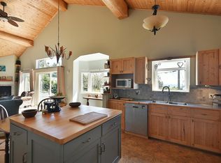 6508 Lynnwood Ct, Sechelt, BC V7Z 0S9