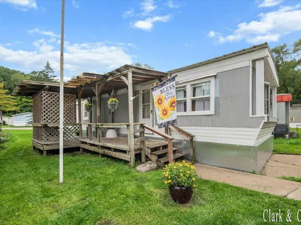 6495 Bodie St NE, Rockford, MI 49341