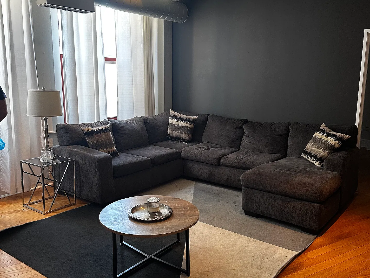2 bed, 1017 sqft, $2,000 — Photo 3