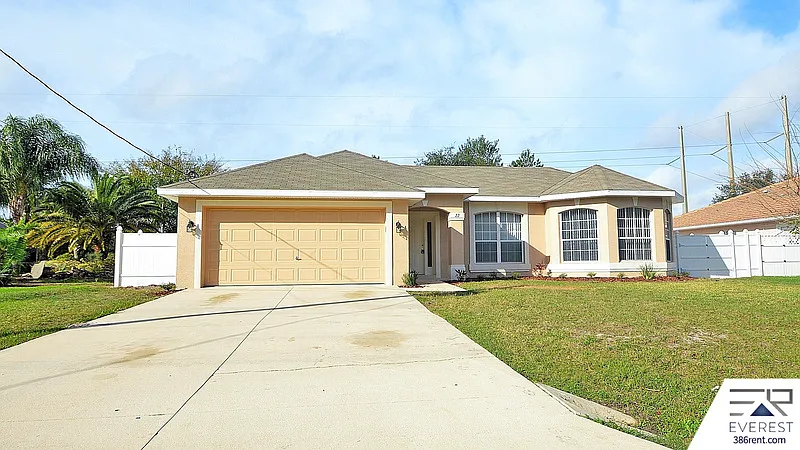 3 bed, 2.0 bath, 2077 sqft, $2,500 — Photo 2