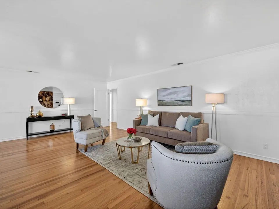400 Hodges Ave