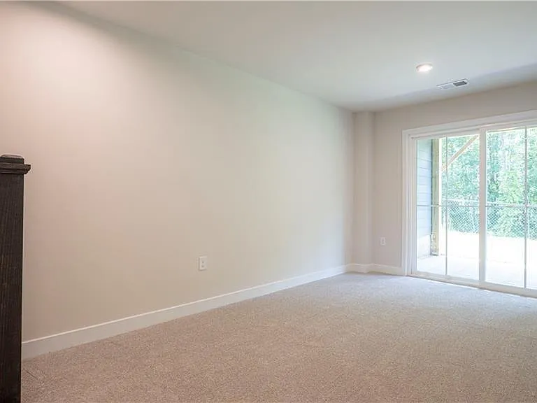 961 Woods Chapel Rd — Photo 5