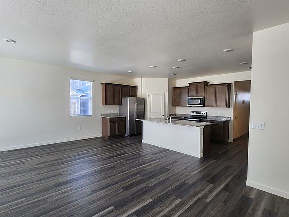 Kitchen/Dining space