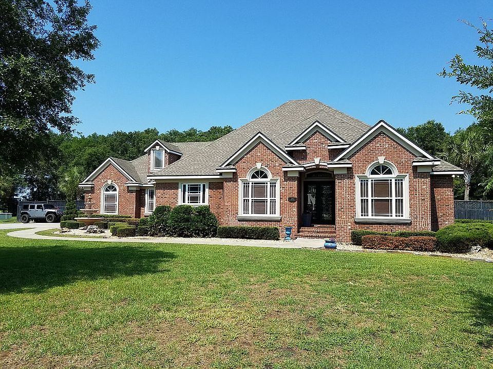 1st image of 386 SW Meadow Ter
