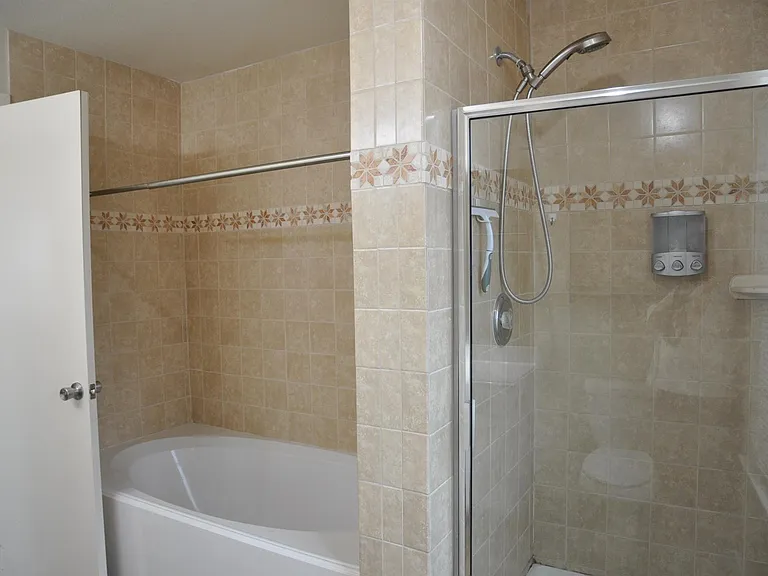 20734 Settlers Lake Cir N — Photo 29