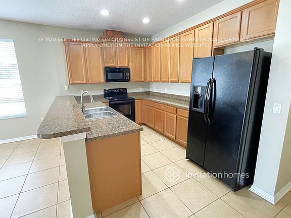 3rd image of 506 Woodford Dr