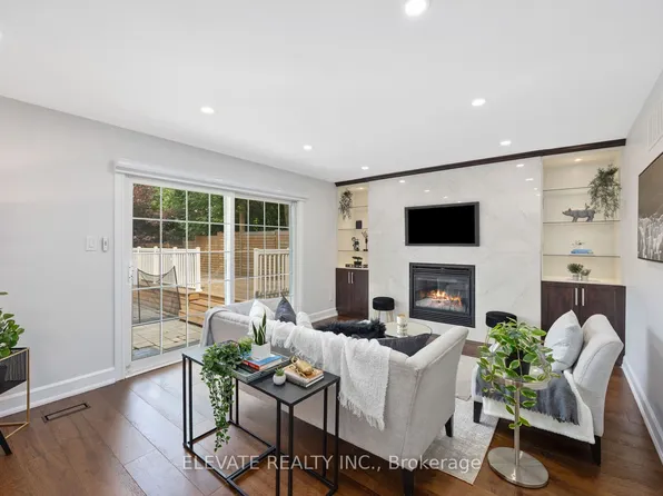 2059 Shawanaga Trl, Mississauga, ON L5H 3Z3