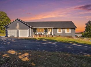 1421 N Elsea Smith Rd, Independence, MO 64056