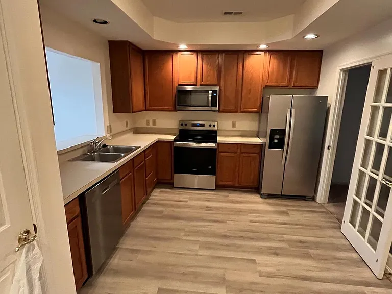 11002 Jaguar Ct — Photo 3