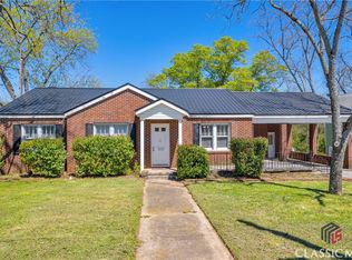 1222 S Broad St, Commerce, GA 30529