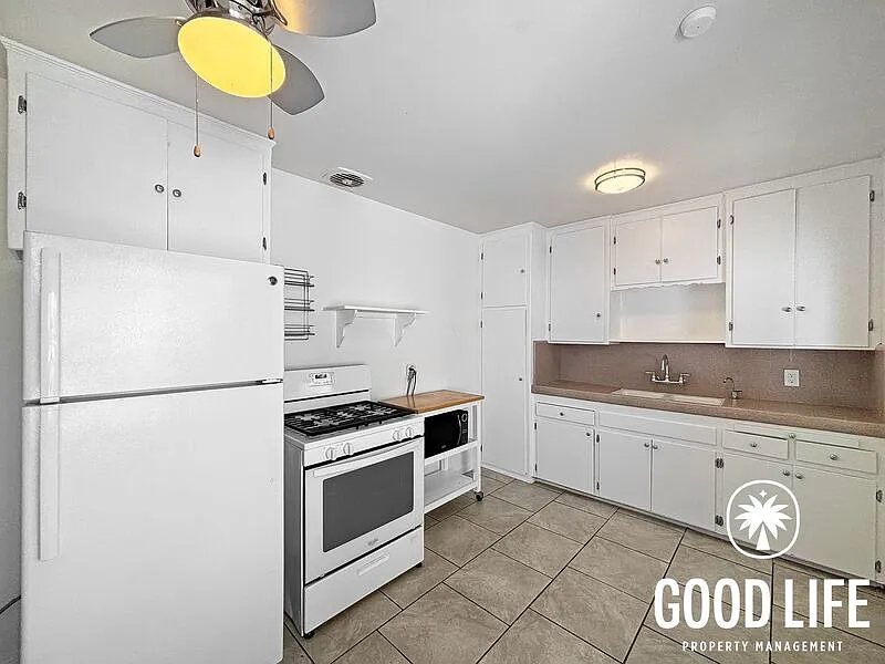 3 bed, 1.0 bath, 950 sqft, $2,995 — Photo 4