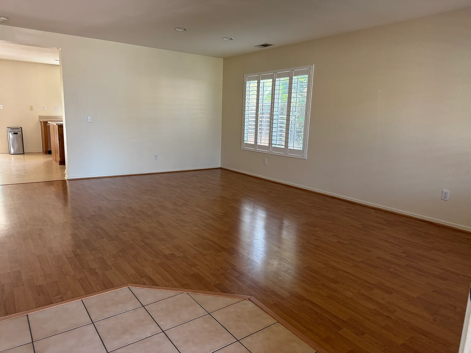 4 bed, 2498 sqft, $5,800 — Photo 4