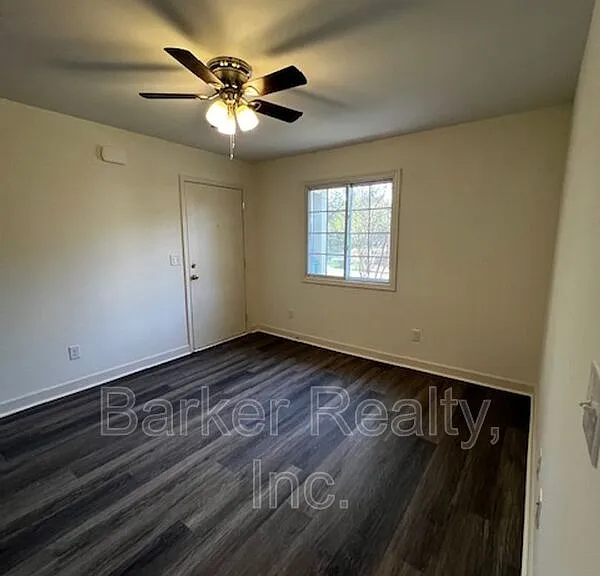 555-4 E Edenton St — Photo 2