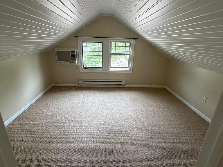 516 Washington St S — Photo 28