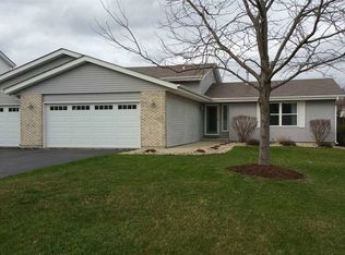 10933 Meadowsweet Ln, Roscoe, IL 61073