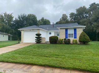 17 Rainier Dr, Brick, NJ 08724