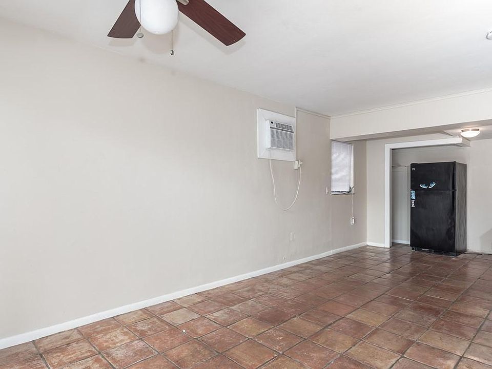 1st image of 113 N Lakeside Dr APT 5