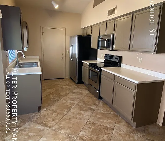 1741 W Ivanhoe St — Photo 12
