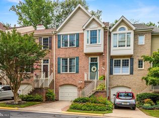 1382 Heritage Oak Way, Reston, VA 20194