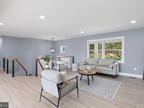 3rd image of 602 Rowe Dr