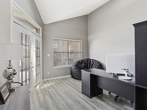 3rd image of 3712 Karen Dr