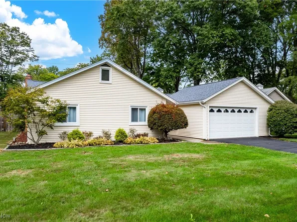 236 Wayne Dr, Berea, OH 44017