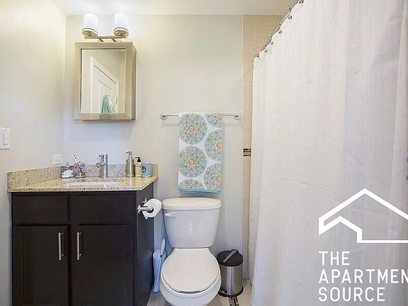 2nd image of 4759 N Maplewood Ave APT 406