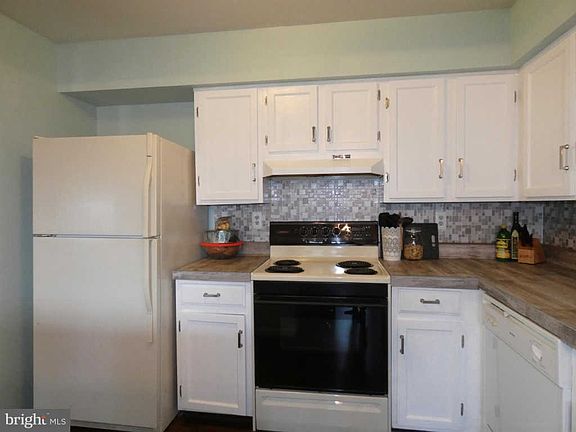 5th image of 2894 Madeira Ct
