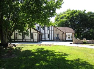 9914 Lookout Dr, Brecksville, OH 44141