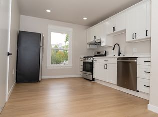 336 3rd St SE APT 2, Puyallup, WA 98372