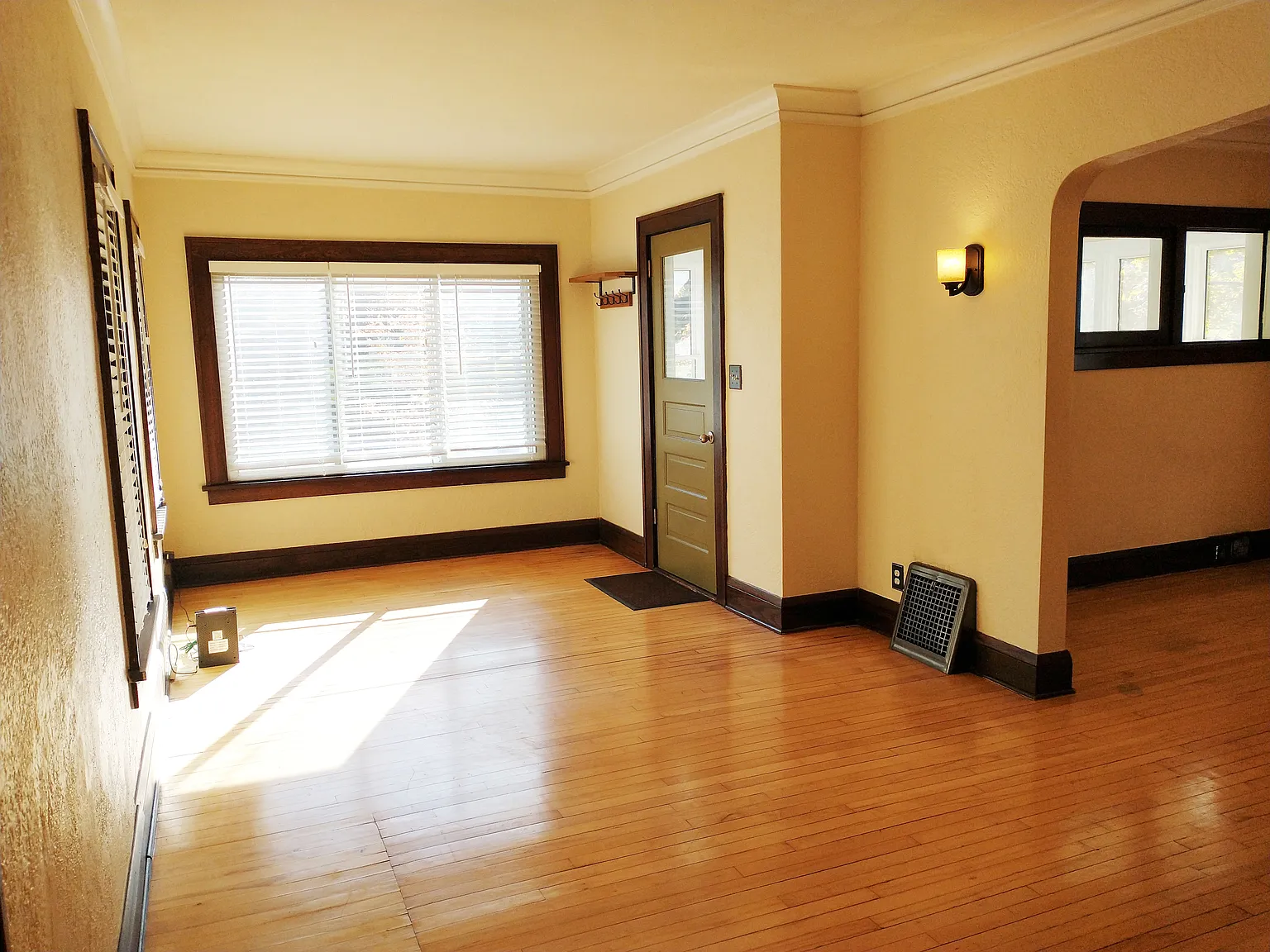 2 bed, 945 sqft, $1,895 — Photo 4