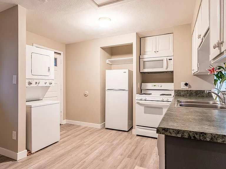3418 N Cook St — Photo 2