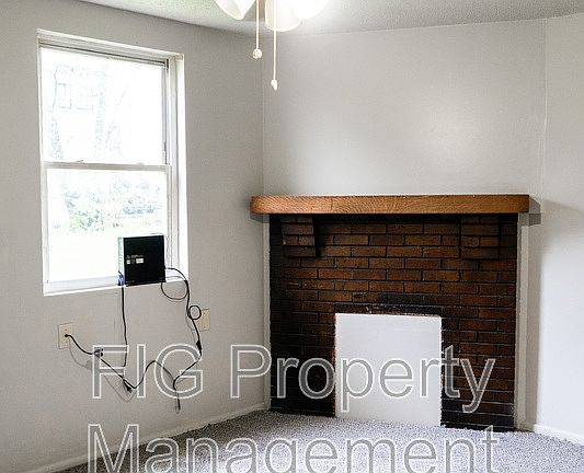 2nd image of 121 Pruett Pl APT 1