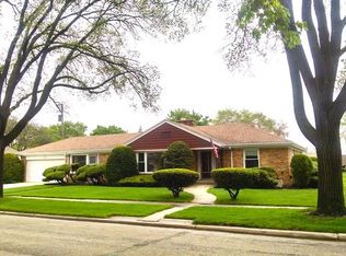 7437 Lamon Ave, Skokie, IL