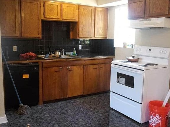 2nd image of 2204 NW 37th St