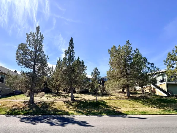 2429 SW Valleyview Dr, Redmond, OR 97756