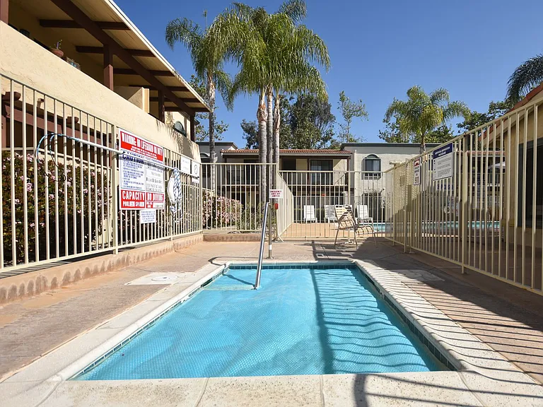 Villas de Laura Apts — Photo 17