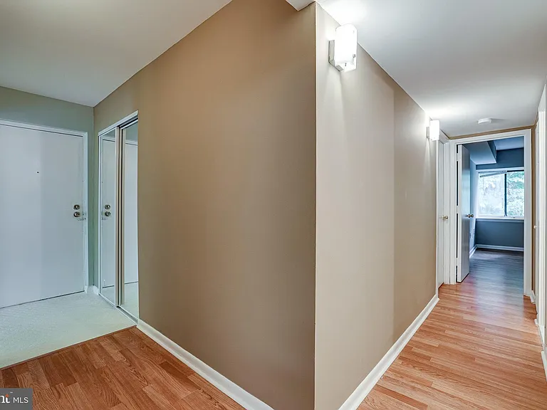 2210 Springwood Dr #207 — Photo 8