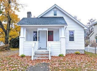 24 Brighton St, Springfield, MA 01118