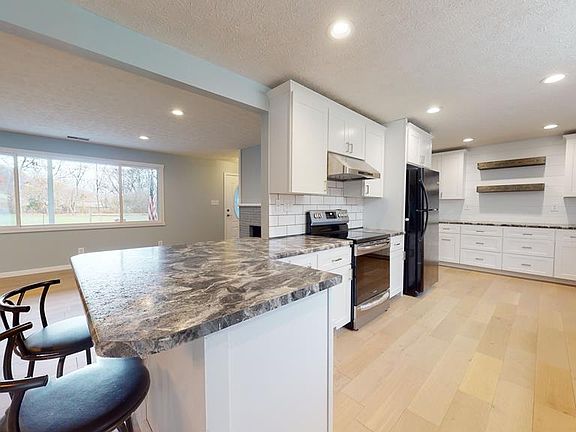 2nd image of 163 S Zuefle Dr
