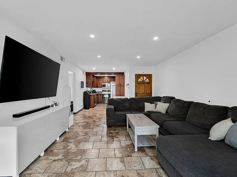 1256 Patricia Ave #15 — Photo 8