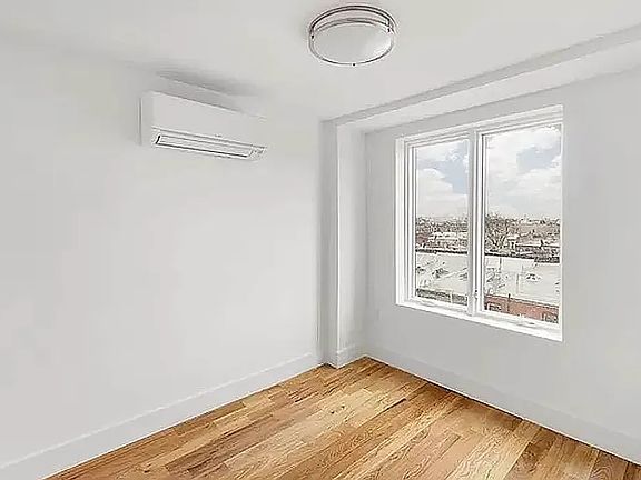 4th image of 795 Franklin Ave #4F