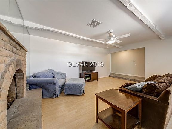 5th image of 1400 Eaton Dr