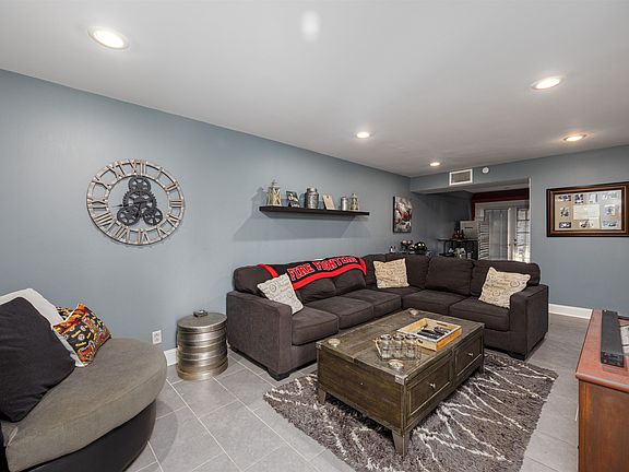 5th image of 1227 Chamberlain Dr #1227