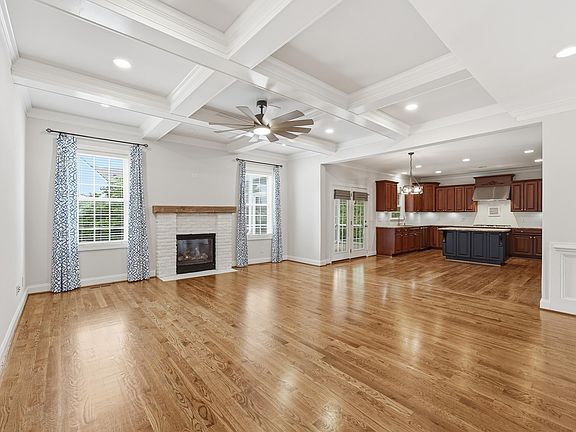 4th image of 2900 Snapswell St
