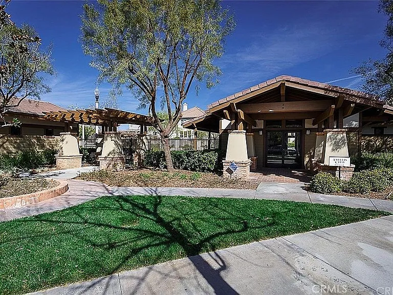 24032 Cottage Circle Dr — Photo 26