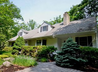 2131 Laurel Ln, Buck Hill Falls, PA 18323