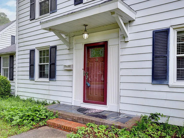 39 Westover Rd — Photo 9