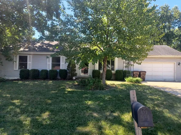 1611 Grand Ave, Crystal Lake, IL 60014